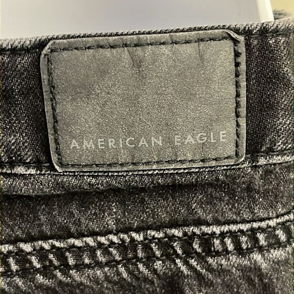 American Eagle Black Destroyed Distressed Whisker Faded Mom Shorts - Size 10 - Picture 8 of 16